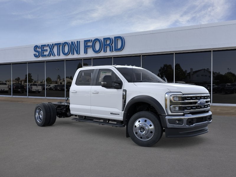 2026 Ford Chassis Cab F-550® LARIAT®