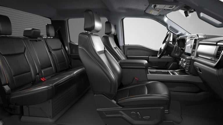 2026 Ford Chassis Cab F-550® LARIAT®