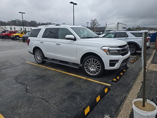 2022 Ford Expedition's photo