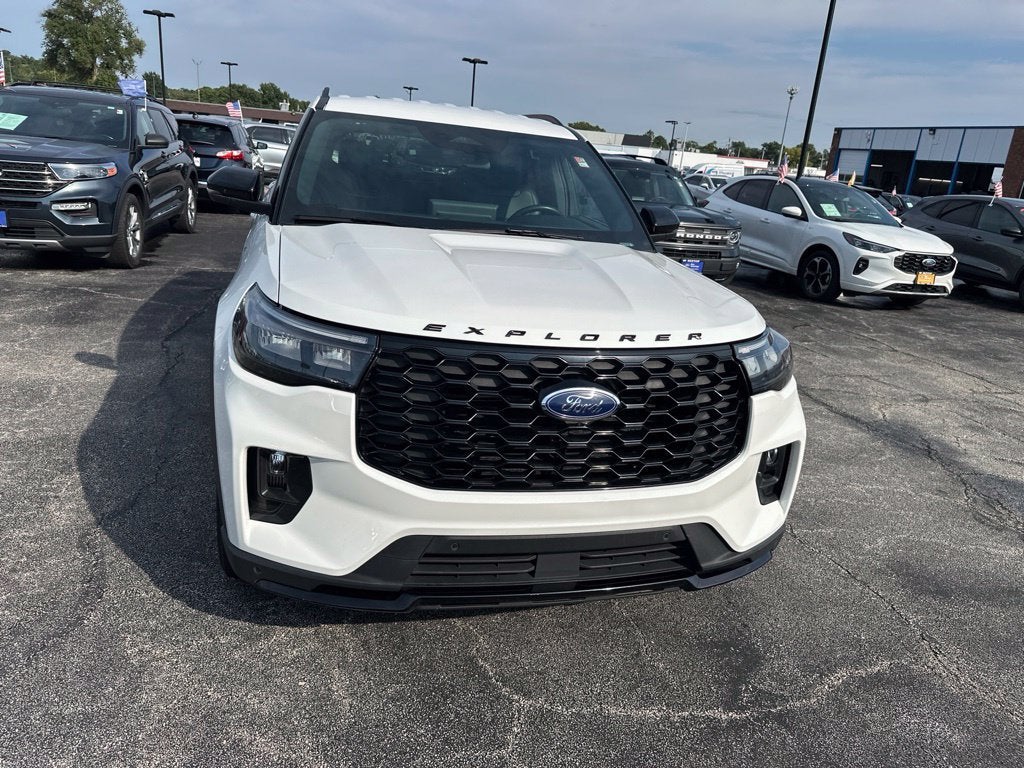 2025 Ford Explorer ST-Line
