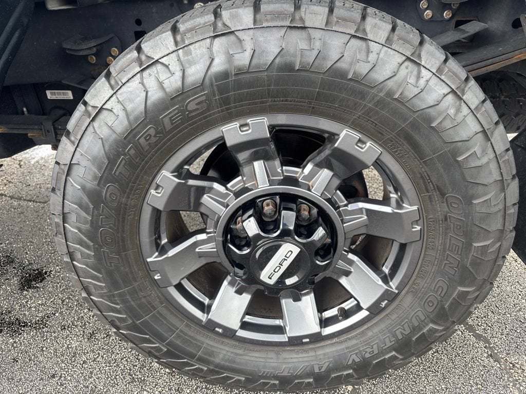 2023 Ford Super Duty F-350 SRW LARIAT
