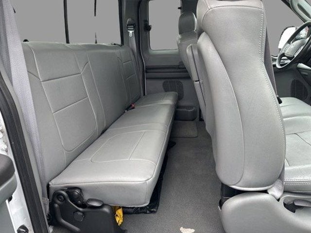 2006 Ford Super Duty F-350 DRW Lariat