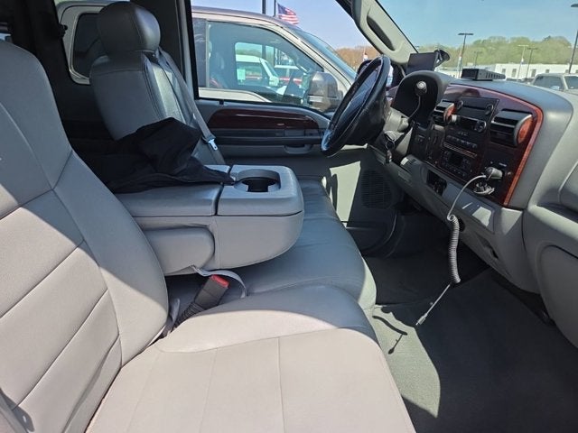 2006 Ford Super Duty F-350 DRW XL