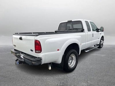 2006 Ford Super Duty F-350 DRW Lariat