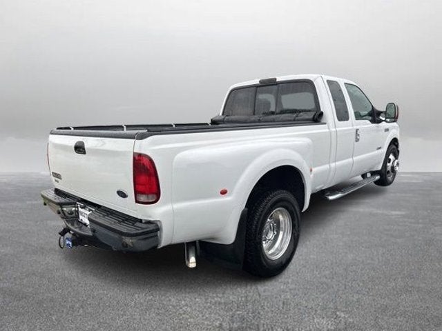 2006 Ford Super Duty F-350 DRW Lariat