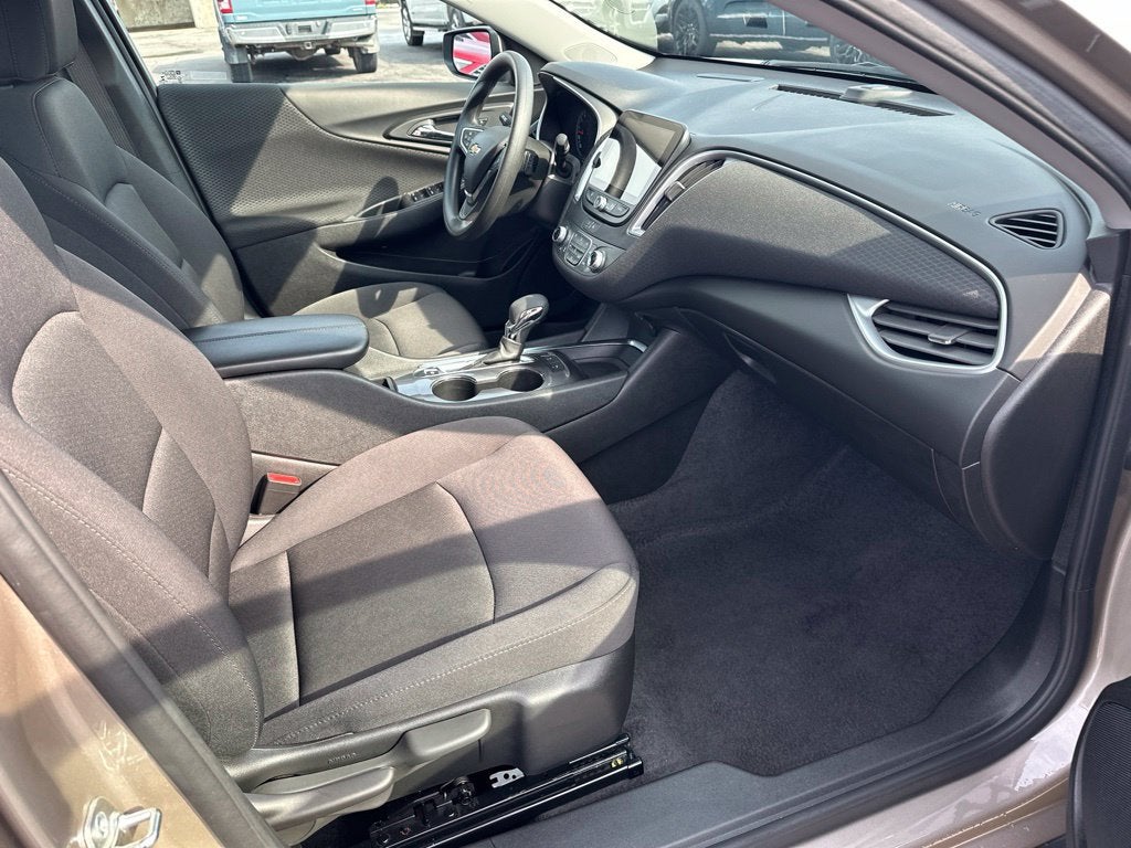2025 Chevrolet Malibu LT