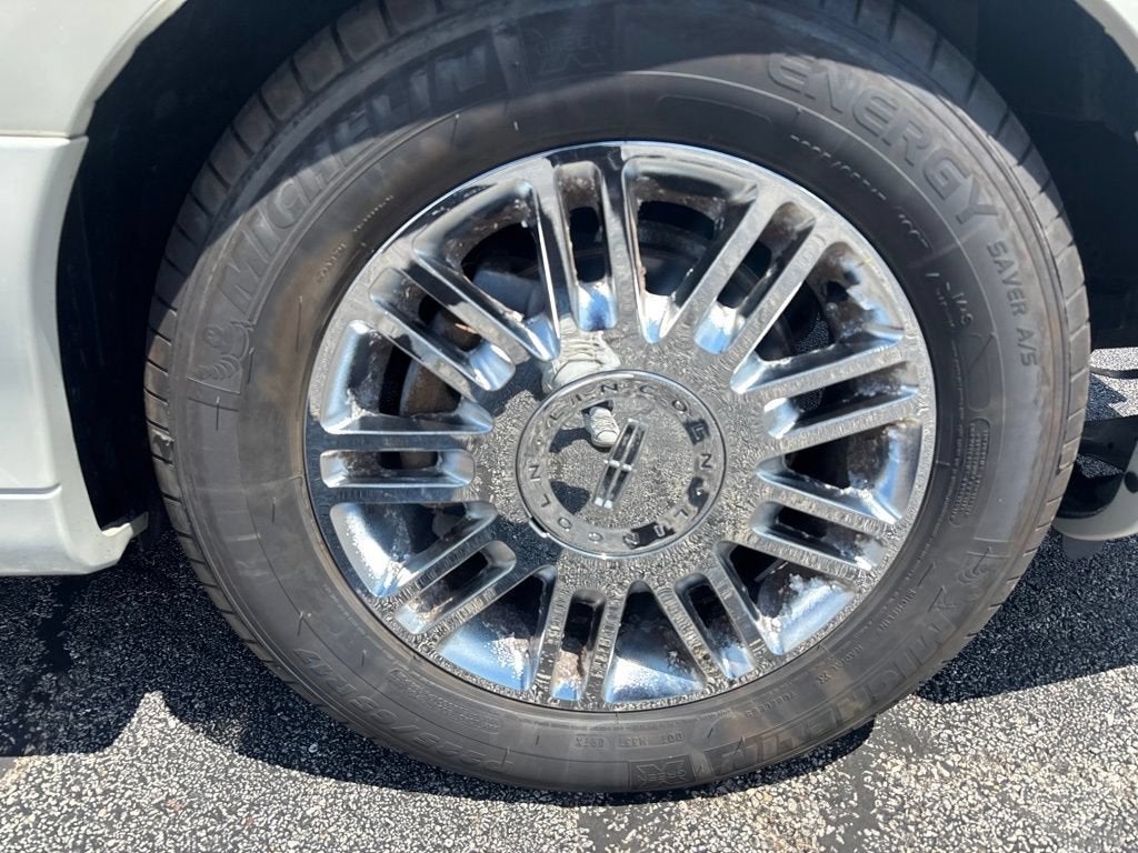 2006 Lincoln Town Car Signature Limited