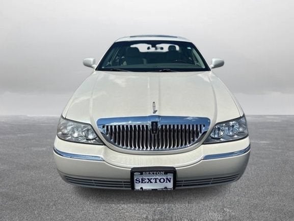 2006 Lincoln Town Car Signature Limited