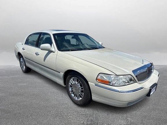 2006 Lincoln Town Car Signature Limited