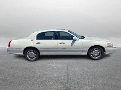 2006 Lincoln Town Car Signature Limited
