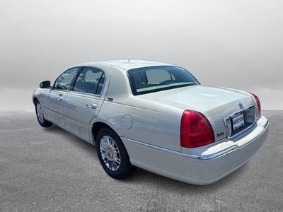 2006 Lincoln Town Car Signature Limited