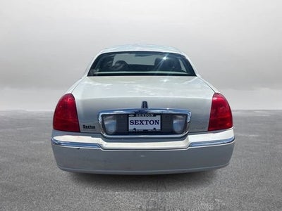 2006 Lincoln Town Car Signature Limited