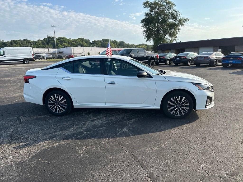 2025 Nissan Altima SV