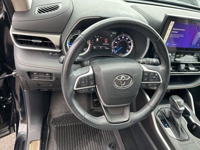 2023 Toyota Highlander Hybrid Bronze Edition
