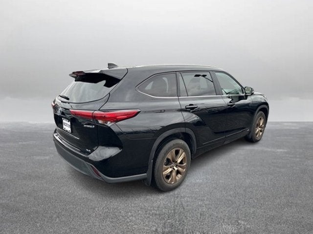 2023 Toyota Highlander Hybrid Bronze Edition